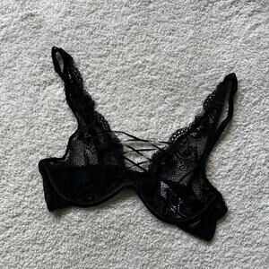 Black lace bra with adjustable